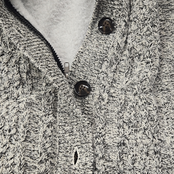 Chic Women's Black and White Cable Knit Cardigan Vest - Sherpa Interior - Picture 11 of 11